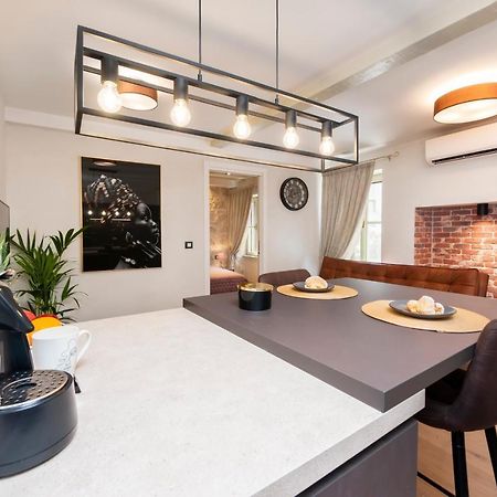 Dc II Downtown Apartment Rovigno Esterno foto