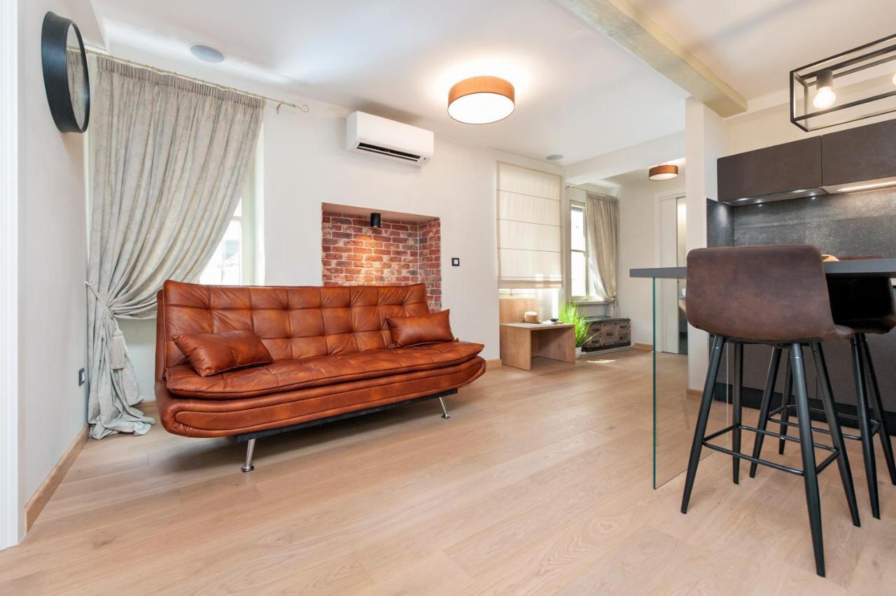Dc II Downtown Apartment Rovigno Esterno foto