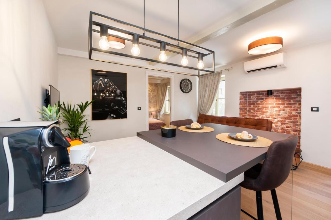 Dc II Downtown Apartment Rovigno Esterno foto
